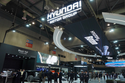 현대로템 ADEX 전시관 전경