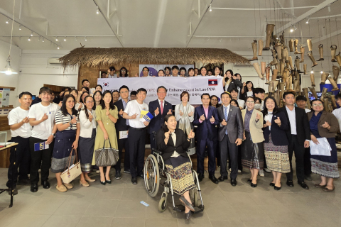 코이카(KOICA·한국국제협력단)가 16일(현지시간) 라오스 수도 비엔티안 ‘COPE 센터’에서 불발탄 문제의 심각성과 불발탄 피해자 지원 성과를 알리기 위해 개최한 ‘K+HOPE