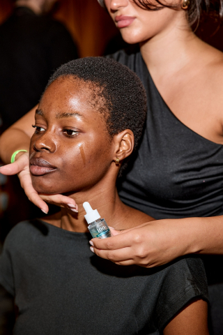 아누아, 2026 SS 런던 패션위크 공식 스폰서 참여