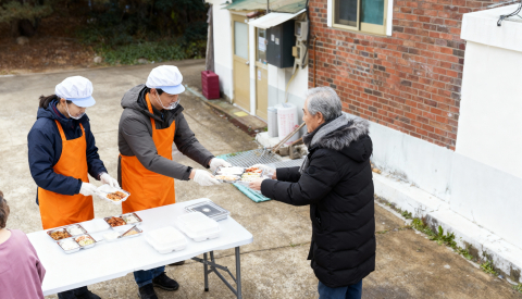 12월, 복재성 명예회장과 세이브월드 ‘사랑의 도시락’ 캠페인… 아이들의 겨울을 채우는 따뜻한 한 끼