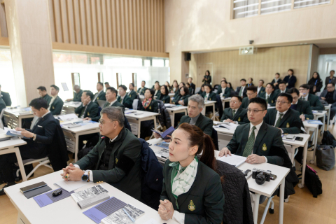 민주화운동기념사업회와 킹프라자티폭연구소의 업무협약식에 참석한 태국 킹프라자티폭연구소 연수단