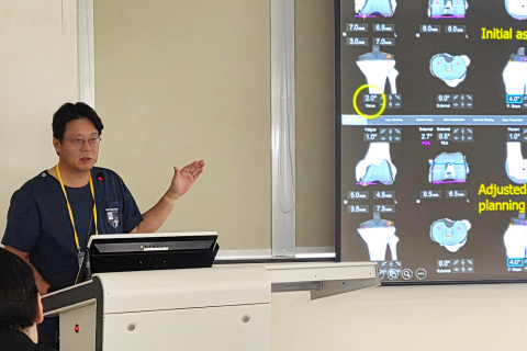 SNU서울병원 이상훈 대표원장이 ‘2025 4분기 마코 로봇 자격인증 코스(2025 MAKO Q4 Certification Course)’에서 MAKO 수술 공인 트레이너로서 공식