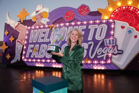 Formula 1® 하이네켄 라스베이거스 그랑프리 2025를 앞두고 라스베이거스에서 열린 F1® Allwyn 글로벌 커뮤니티 어워드에서 수상 단체 Green Our Planet을 