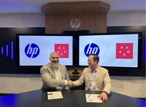 Left: Alexey Voronkov - Vice President and Managing Director, Eastern Europe, Türkiye & Israel at HP