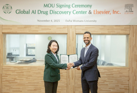 왼쪽부터 글로벌 AI 신약개발 연구센터 최선 소장, 엘스비어 LifeScience 총괄대표 모하메드 카멜
