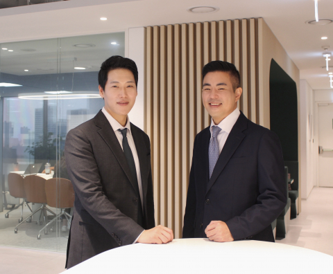 쿠시먼앤드웨이크필드 코리아 RSS 정원욱 이사(왼쪽), 채상윤 상무