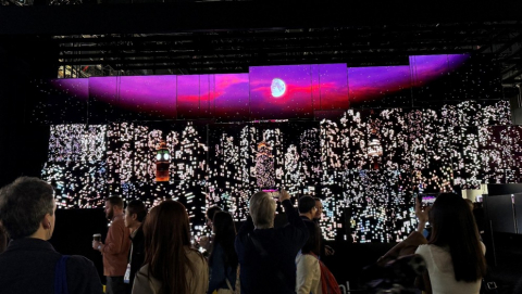 ‘In tune Monument’ 미디어아트 전시 모습(제공=에이프레임)