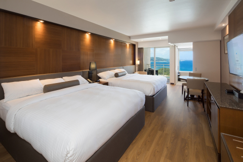 전면 리노베이션이 완료된 이그제큐티브 오션프론트 객실