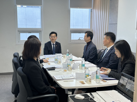 서울시정신건강복지센터와 국무조정실, 서울특별시, 서울경찰청, 서울소방재난본부가 정신응급 및 자살위기 상황에 대한 현장 대응 체계를 점검하고 있다