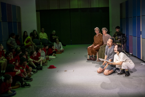 바이링구얼 판소리 긴긴밤 공연 중 어린이 관객들이 깊이 몰입하고 있다(2026. 2. 13. 시드니오페라하우스 창의센터, 사진 시드니오페라하우스 제공 ⓒCassandra Hanna