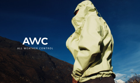 블랙야크 ‘AWC NTX 레인자켓’ 화보