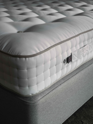 올해 125주년을 맞은 영국 왕실 침대 바이스프링(VISRING)