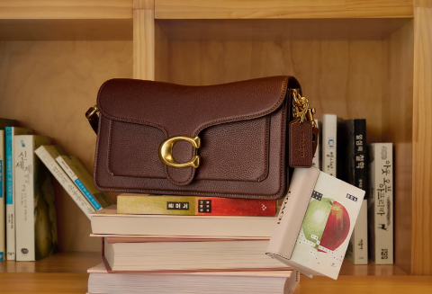 코치 태비백과 ‘혼모노’ 북참(출처: Coach)