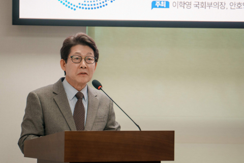 조명래 한국바이오가스협회 이사장이 개회사를 하고 있다