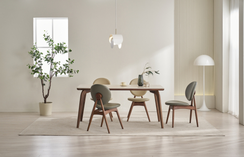 본톤의 베스트셀러 CDT-388 이탈리아 세라믹 식탁 세트는 백화점 고객층에게 꾸준한 사랑을 받아온 대표 모델이다. 이탈리아 LAMINAM의 12mm 포세린 세라믹 상판이 적용된 