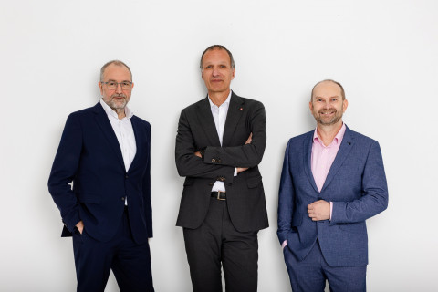 왼쪽부터 콩가텍 콘라드 가르하머 COO 겸 CTO, 도미닉 레싱 콩가텍 CEO, 피터 뮐러 글로벌 신규 고객 애플리케이션 센터 부사장