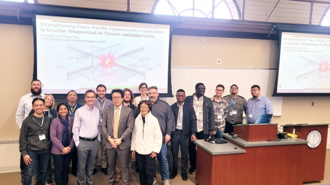 최은창 서울미디어대학원대학교 사이버보안 전공주임의 특강 모습