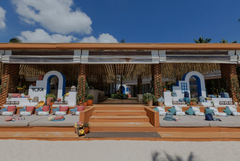 핑크 클레이(Pink Clay) 및 타임(Thyme) 컬러 코너