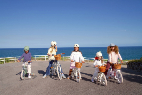 누킴스가 스페인 키즈 라이딩 브랜드 밴우드(BANWOOD)와 한국 독점 유통 계약을 체결했다