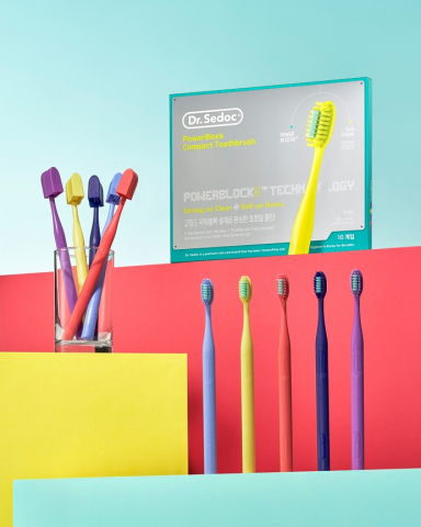 라이온코리아 ‘닥터세닥 파워블록 콤팩트 칫솔’ 연출컷(사진 제공: 라이온코리아)