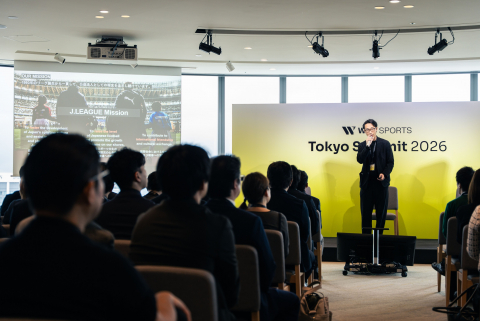 J리그 프로모션·브랜드 전략 총괄 타케부치 쇼헤이가 J리그 세션을 진행하고 있다