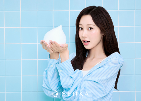 스킨케어 토탈 브랜드 센카(SENKA)가 20년 넘게 쌓아온 클렌징 테크놀로지를 바탕으로 더욱 강력해진 거품 기술력을 더한 ‘센카 NEW 퍼펙트 휩’을 리뉴얼 출시한다(제공: 센카
