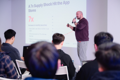 레비뉴캣 릭 한드릭만 부사장이 구독 수익화 전략을 설명하고 있다