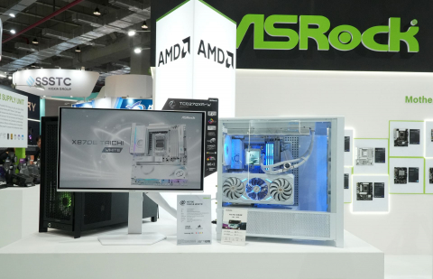 메인보드 라인업에서는 Taichi 시리즈 최초의 올화이트 모델인 X870E Taichi White를 선보였다. X870E Taichi White는 화이트 컬러 기반의 디지털 사이파