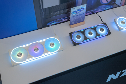 단일 프레임 형태로 편의성과 심미성을 갖춘 ‘Ultra RGB’ 팬