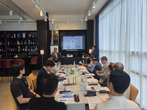차세대융합기술산업협회가 디지털콘텐츠·AI·양자 분야 전문가 6인을 자문위원으로 위촉했다. 사진은 제1차 자문단 정기모임 모습