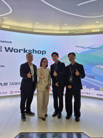 폴라펄스 이성용 대표(오른쪽에서 두 번째)가 ‘Plug and Play Taiwan Deeptech Program Batch 3’ 발표 후 글로벌 헬스테크 기업인 Huede Hea