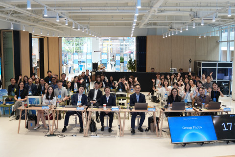 7월 7일 서울에서 열린 Global ImpactPreneur 2026 데모데이 행사에서 UNDP 서울정책센터와 현대차 정몽구 재단 관계자, 참가 스타트업 및 주요 참석자들이 기념