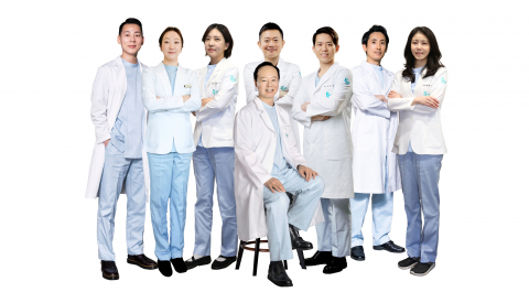 스마일라식, 라섹, ICL(안내렌즈삽입술), 노안수술, 백내장 수술 전문으로 하는 밝은눈안과 잠실 본점 의료진 8인