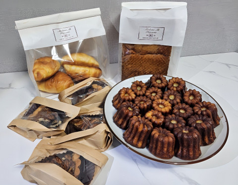 Customer review featuring the contents of a Madame Mi Pâtisserie Yindii Surprise Bag, purchased for 