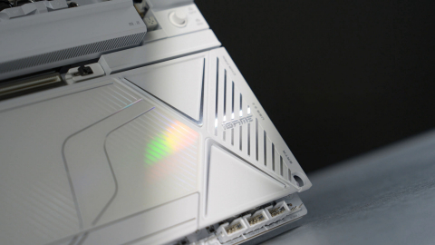 컬러풀 iGame X870E VULCAN W 메인보드