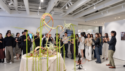 ‘SECOND TASTE : 두 번째 감각’ 전시 현장. 미디어아트, 플로럴, 오브제 등 다양한 매체로 감각과 지각의 관계를 탐구했다
