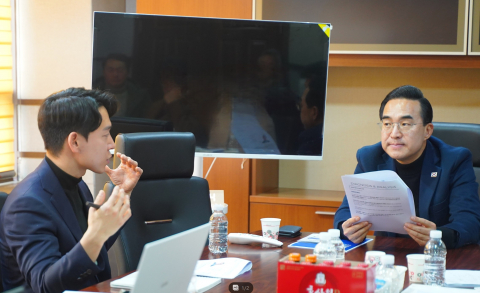 기획예산처 박홍근 장관 스타일 컨설팅. 조직이 추구하는 이미지를 리더의 스타일과 합치시키는 과정을 통해 미디어에 노출되는 리더의 이미지를 ‘설계’한다