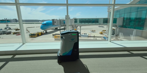 인천공항 자율주행 청소로봇 도입 로봇 SI 구축 사업을 통해 납품된 ‘크린텍 SP50’