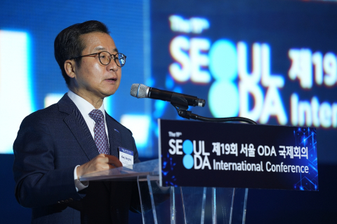 외교부와 코이카(KOICA·한국국제협력단)가 18일 여의도 콘래드 서울 호텔에서 ‘포용적이고 지속 가능한 개발을 위한 AI’를 주제로 공동 주최한 ‘제19회 서울 ODA 국제회의’