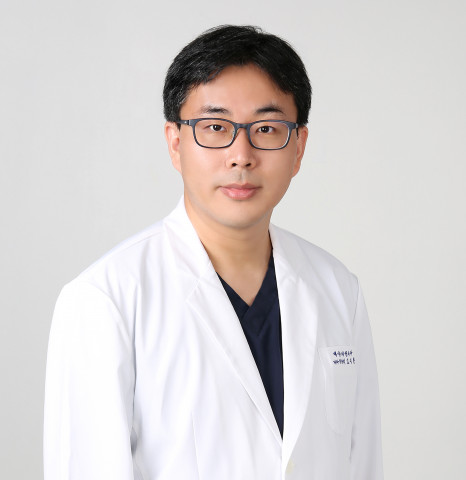 부산 백양제일내과 고지환 원장이 세계적 권위의 소화기학 분야 저널이자 SCIE급 국제학술지 ‘World Journal of Gastroenterology’ 11월호 온라인 선공개판