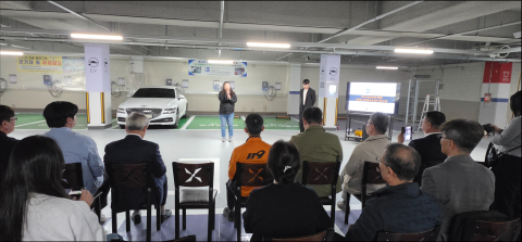 지난 22일 경기 용인시 힐스테이트서천 지하주차장에서 열린 에스솔루션의 AI 화재 감지·원격소화 시스템 시연회 현장