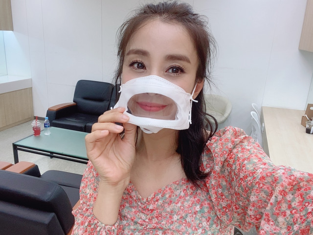 립뷰 마스크 캠페인에 동참한 박은혜 홍보대사