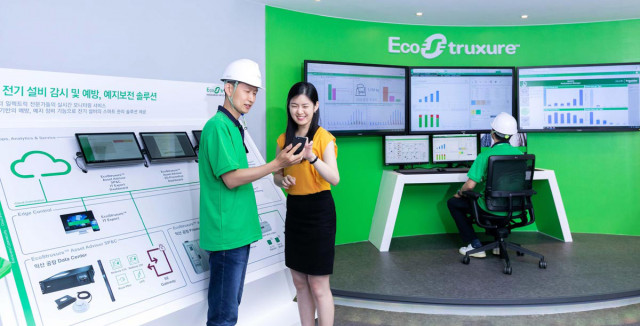 Innovation Hub and Control Tower at Iksan Smart Factory of Schneider Electric Korea