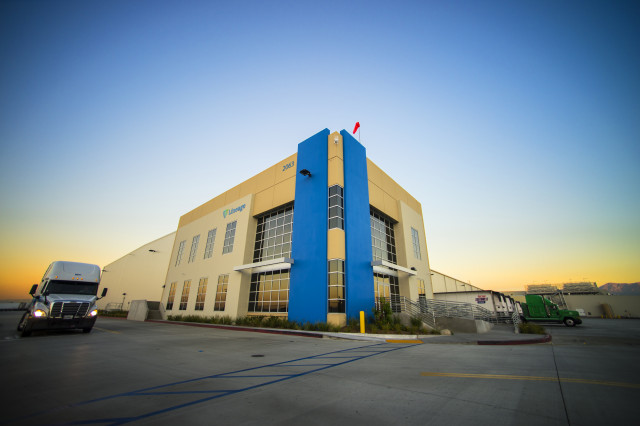 2008년부터 창고 면적을 매년 60%씩 확장해온 리니지 로지스틱스는 현재 19억세제곱피트의 물류 창고를 보유하고 있으며 세계 최대의 온도 제어 산업용 REIT로 성장했다