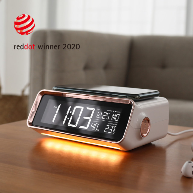 무아스가 무선 충전 시계 라인의 신제품인 올 뉴 스마트 무선충전 알람시계(Mooas All-New Smart Clock MC-W6)를 출시했다