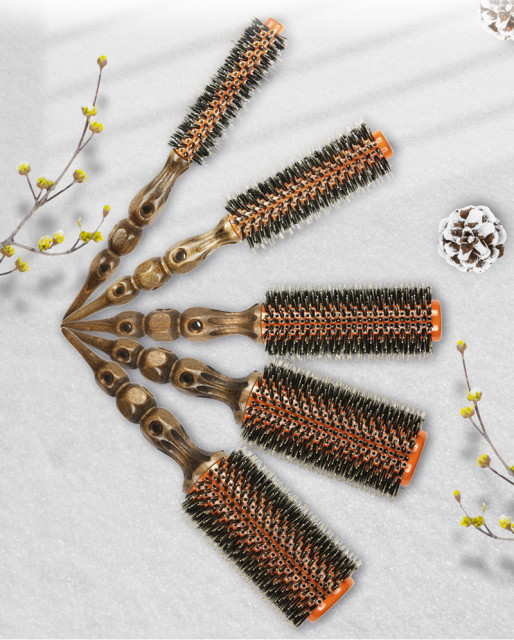 NAHA BRUSH is made of premium wood and natural boar bristles and double nylon pins.