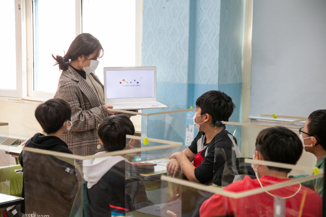 한성대디자인아트교육원에서 아이들 대상 수업이 열리고 있다