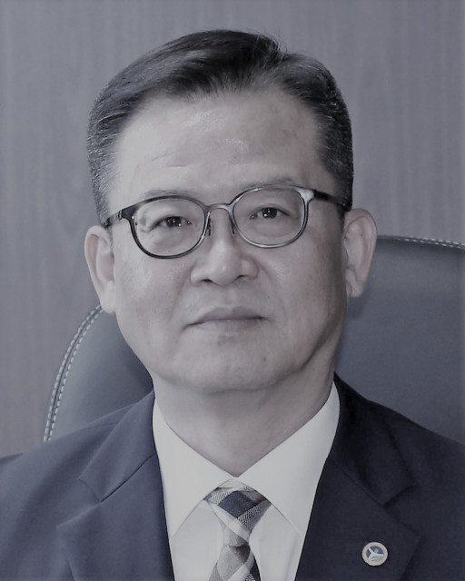 한국법무보호복지공단 유병선 사무총장이 제58회 법의 날을 맞아 출소자 재범방지에 대한 공로로 유공훈장을 수상했다