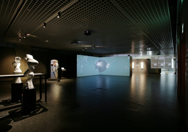 아트센터 나비는 대한민국 최초 미디어 아트 센터이자, 디지털 아트 전문 기관으로 국제적인 디지털 예술 및 문화를 다루고 있다