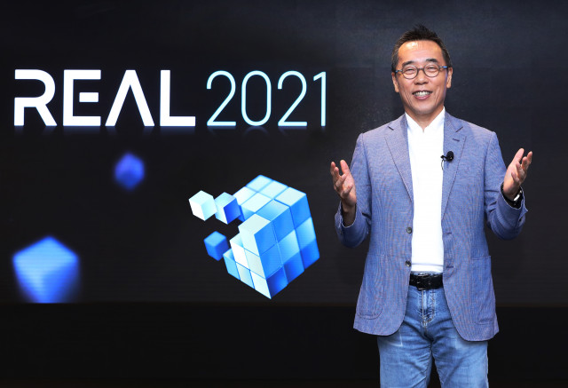 삼성SDS 황성우 대표이사가 삼성SDS 잠실 캠퍼스에서 ‘REAL(리얼) 2021’ 환영사를 하고 있다